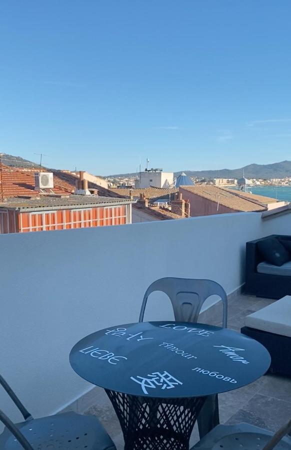 Les Nuits Etoilees, Studio Terrasse Apercu Mer, Tres Lumineux, Ac, 100M Du Port Sanary Exterior foto